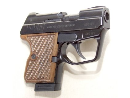 Pistole Kevin model 704 9Br