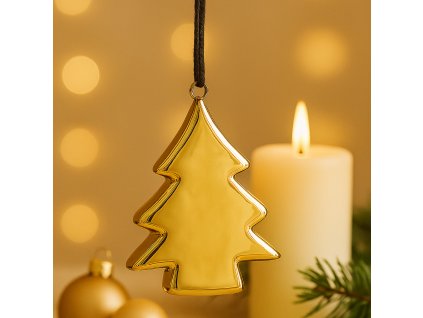 stromek-zlaty-porcelan-zaveseny-pred-svickou
