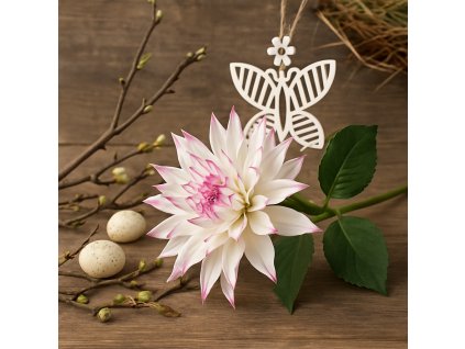 jirina-ruzovobila-na-stonku-jarni-dekorace