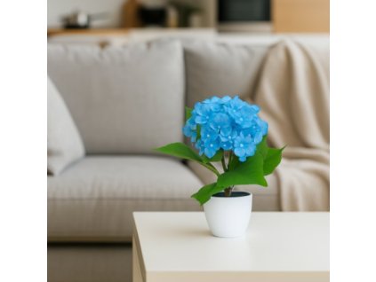 umela modra hortenzie v kvetinaci