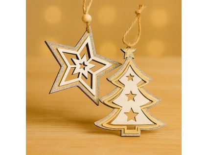 drevena-zavesna-ozdoba-se-stribrnymi-trpytkami-na-okrajich