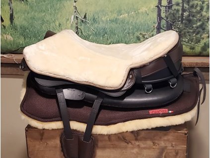 Beránek na posedlí z pravé ovčí kůže Ghost®