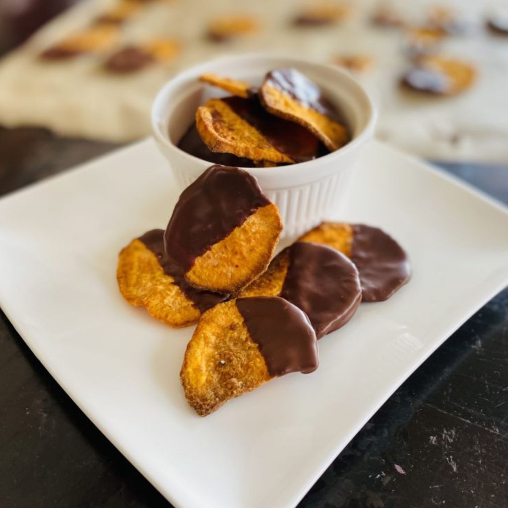 Škoricové batátové chipsy v čokoláde