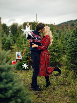 Děkuji za lásku, která nemusí být na sítích vidět, aby byla skutečná. Za blízkost, která se nežije před světem, ale v...