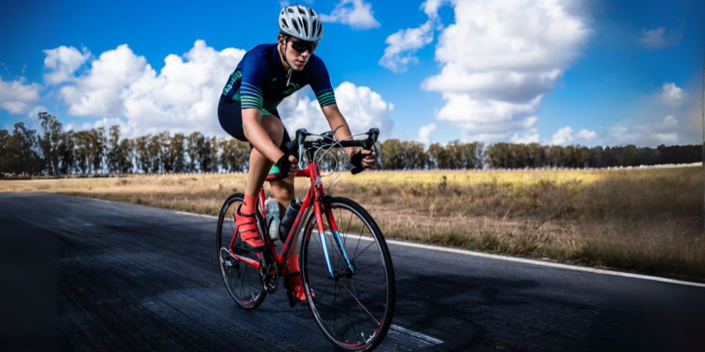 Cyklistická sezóna začíná: Tyhle ponožky ti zachrání nohy i výkon!