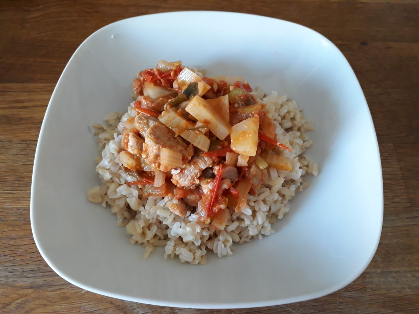 Hovězí maso na fenyklu s rajčaty