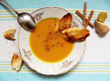 Mrkvová polévka se zázvorem a skořicí