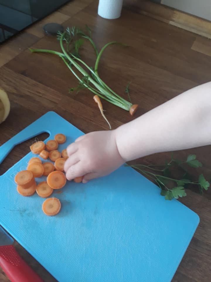 Telecí maso na mrkvi s rozmarýnem