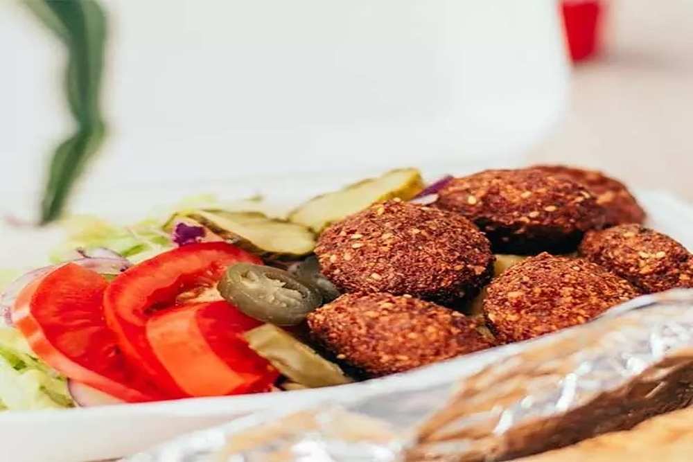 Falafel vyrobený z cizrnové mouky