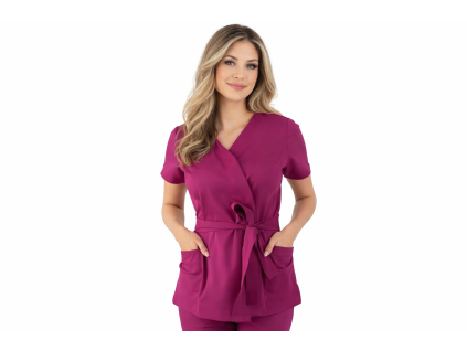 Modelka v ružovom tunike