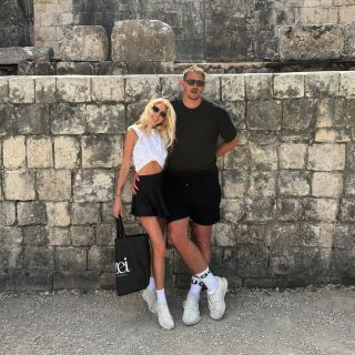 Stát tady, cítit historii, ticho kamene a energii místa, které přežilo staletí. Některá místa ti připomenou, že jsi malá....