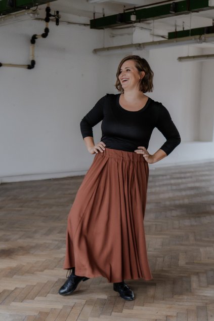 TENCELOVÁ SUKNĚ QUEENA "HAZELNUT"