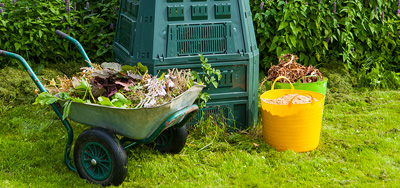 Wie kompostiert man richtig Haus- und Gartenabfälle?
