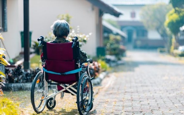 CBD pomáhá zmírňovat příznaky Alzheimerovy choroby