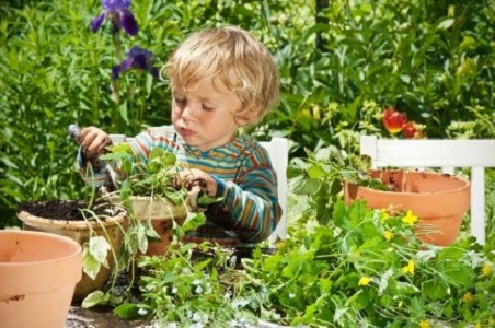 10 tipů, jak naučit děti kompostovat