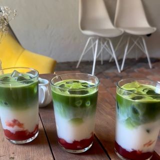 Jak poznat pravou ceremoniální matchu? 🌱 Jemná textura, sytě zelená barva a chuť bez hořkosti – čistý klid v každém...