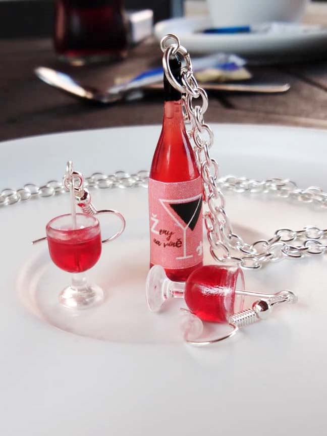 Sada šperků Červené víno Ženy na víně - Skleničky a lahev