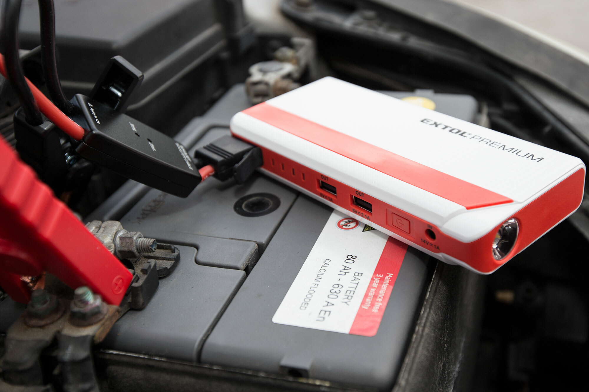 EXTOL PREMIUM 8897320 Štartovací zdroj s powerbankou, 9000mAh, 200A, max.400A