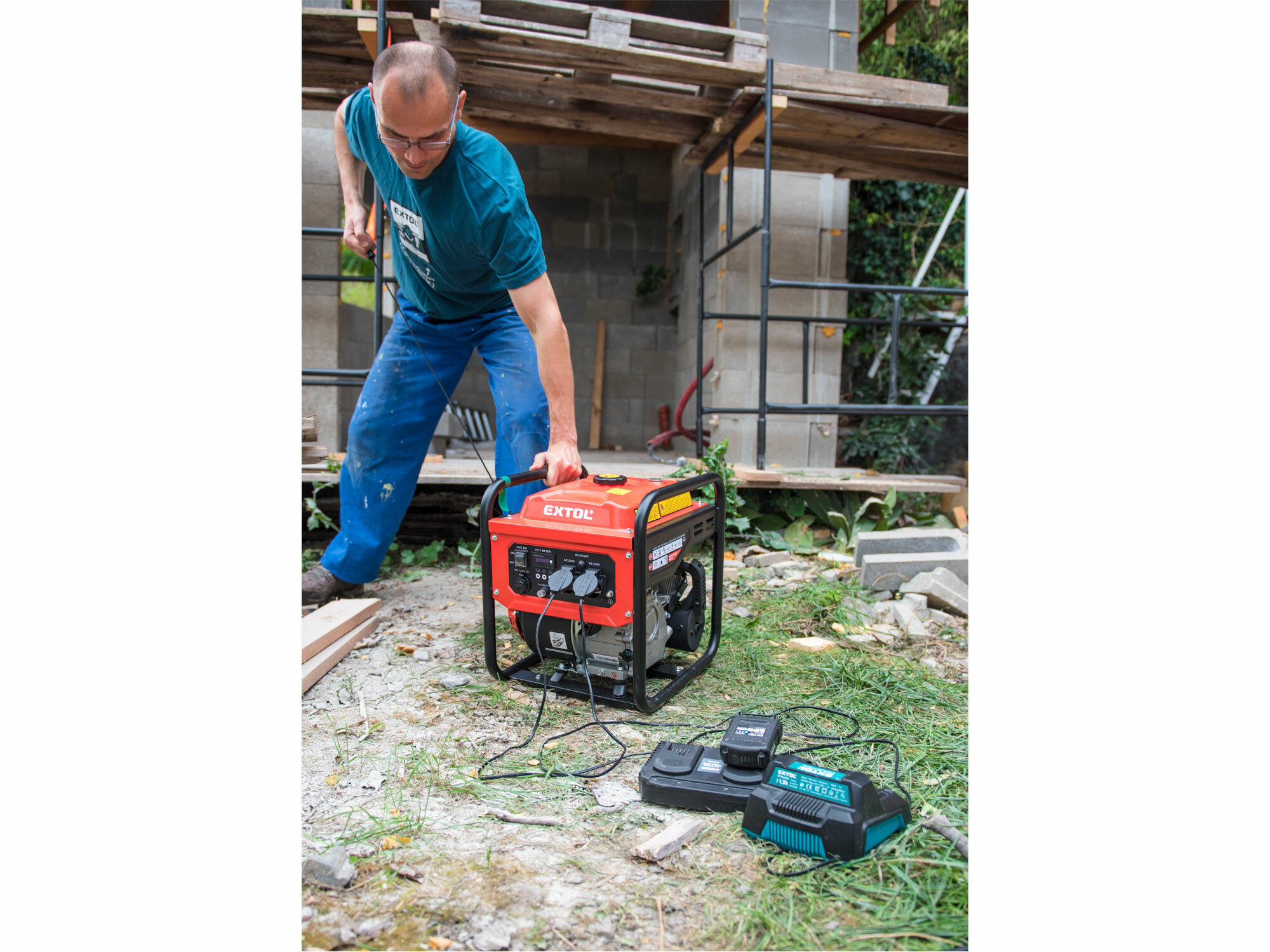 EXTOL PREMIUM 8895550 Elektrocentrála invertorová rámová 1F, 3,5kW, 7HP, ručný štart