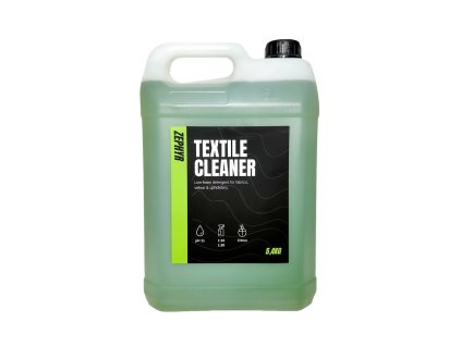 cistic-textilu-a-calouneni-autosedacek