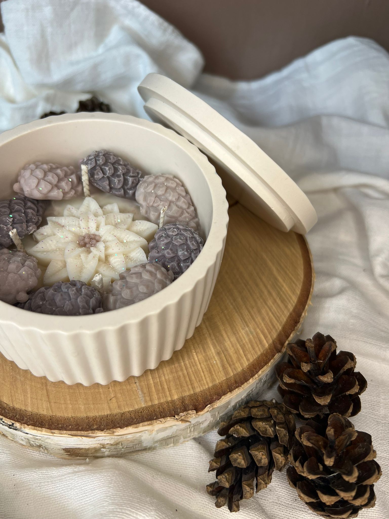 SVÍČKY V JESMONITE NÁDOBĚ