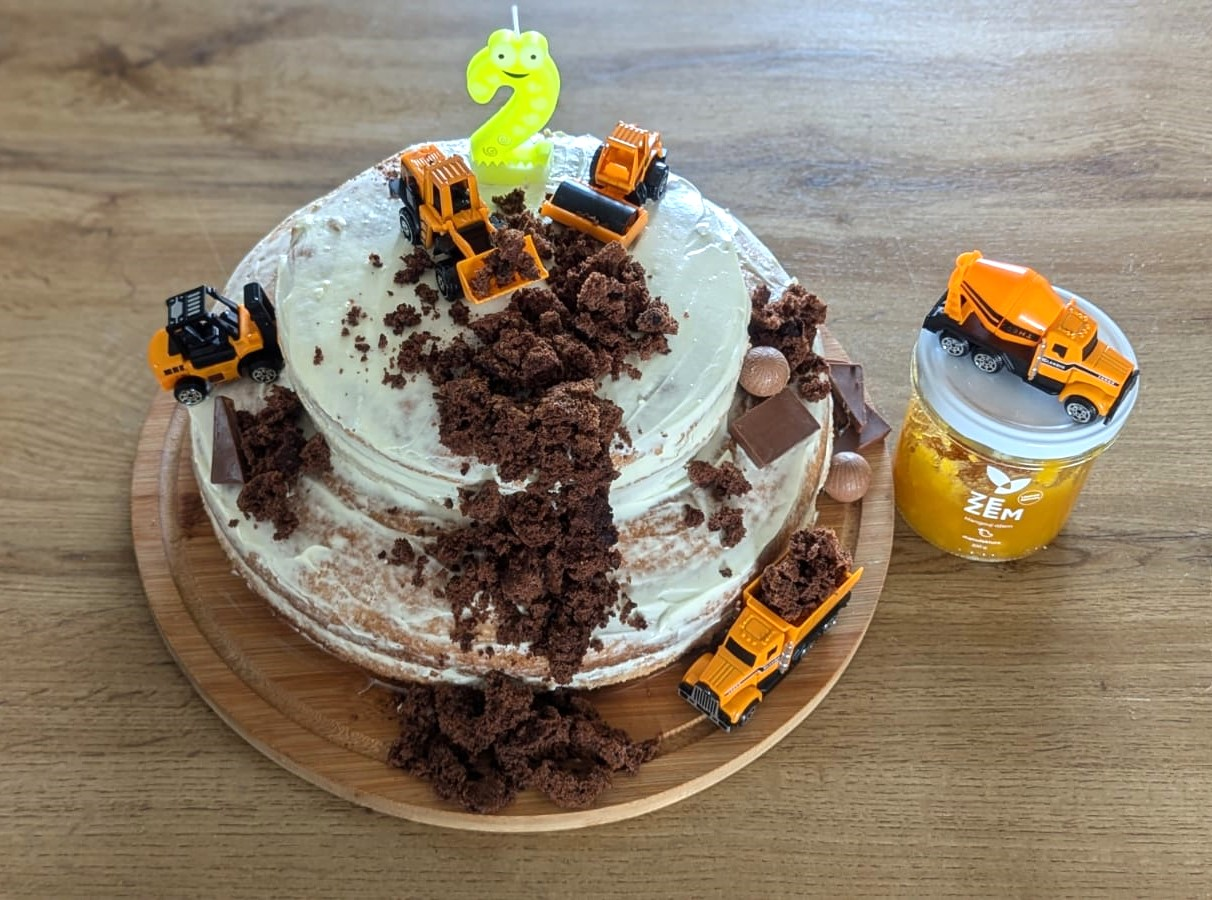 Piškotový dort s chutí exotiky