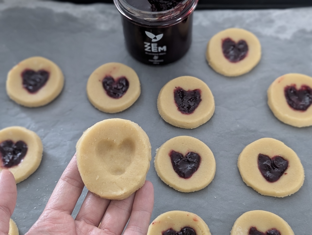 linecke-cukrovi-s-brusinkovou-marmeladou