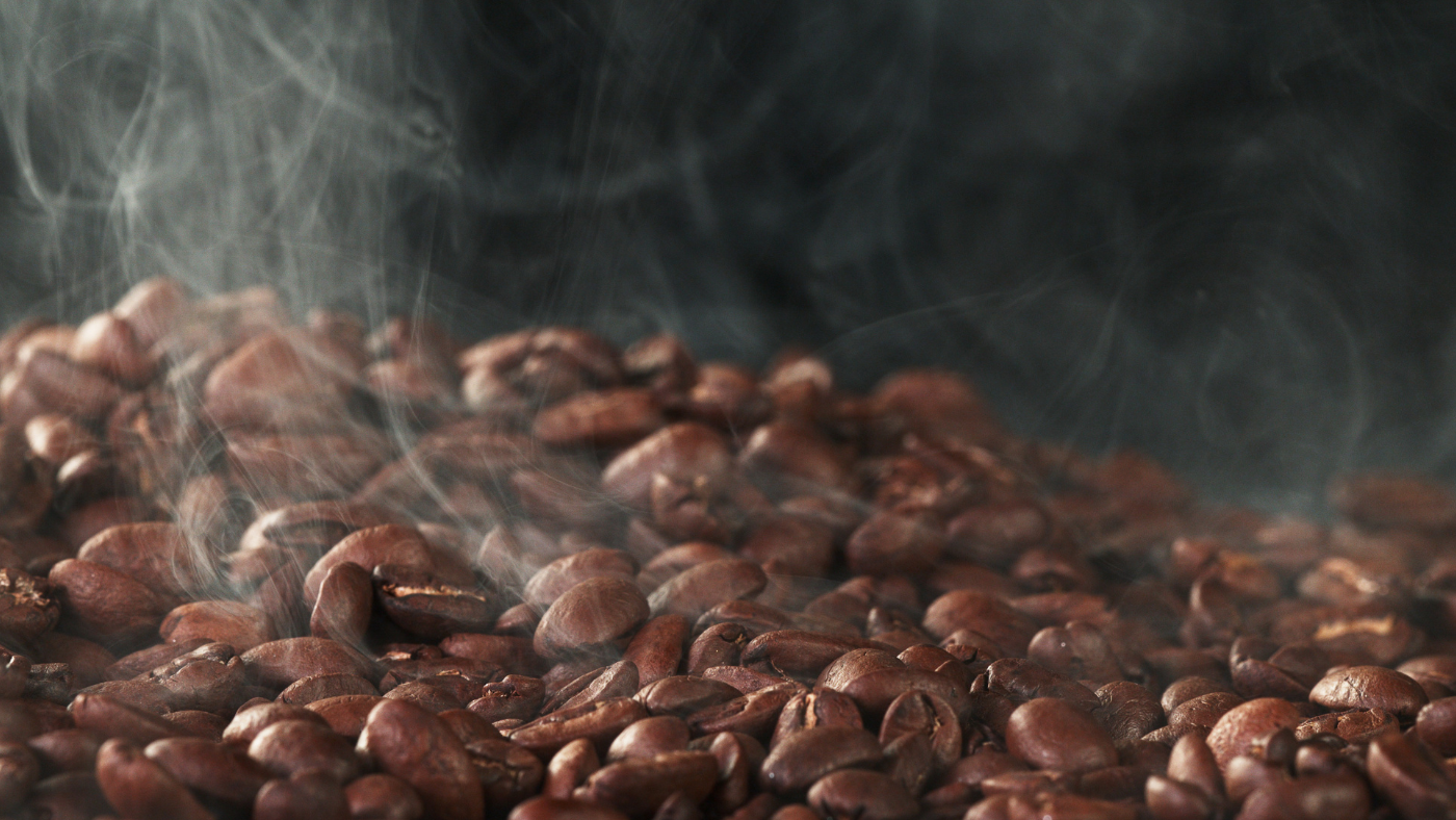 Jak poznat čerstvě praženou kávu a proč na tom záleží