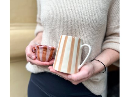 Hrneček růžovo hnědý proužek