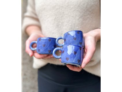 Hrneček se srdíčky