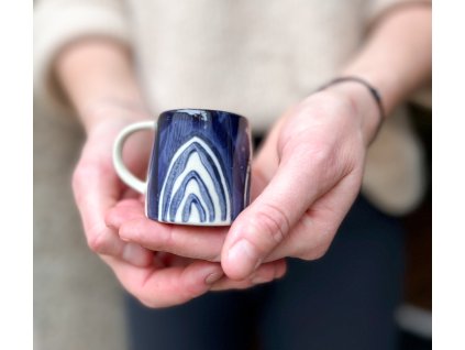 Hrneček na espresso modrý s bílým detailem