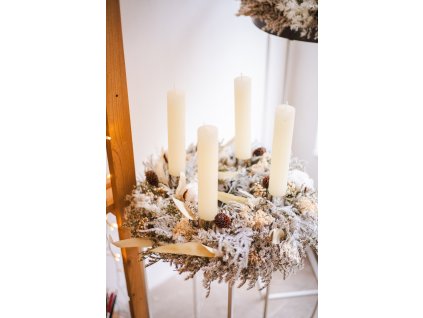 Adventní věnec bílo smetanový