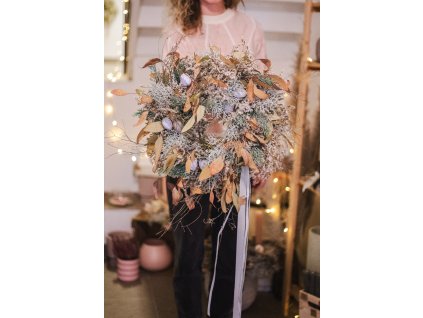 Zimní věnec šedý s eucalylptem Berries