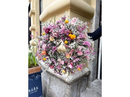 Věnec barevný se slaměnkami