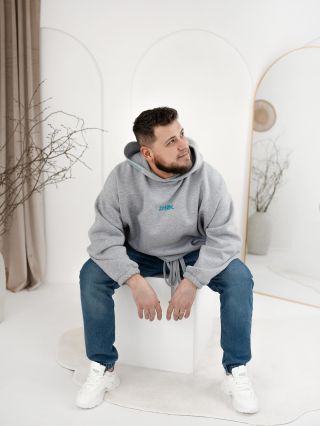 Minimalismus, pohodlí a styl v jednom. 🖤 Mikina, kterou nebudeš chtít sundat. #ZHOK #zhøk #vyrobenovčesku #streetwear...