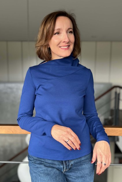 TOP S ASYMETRICKÝM GOLIEROM_kralovska modra