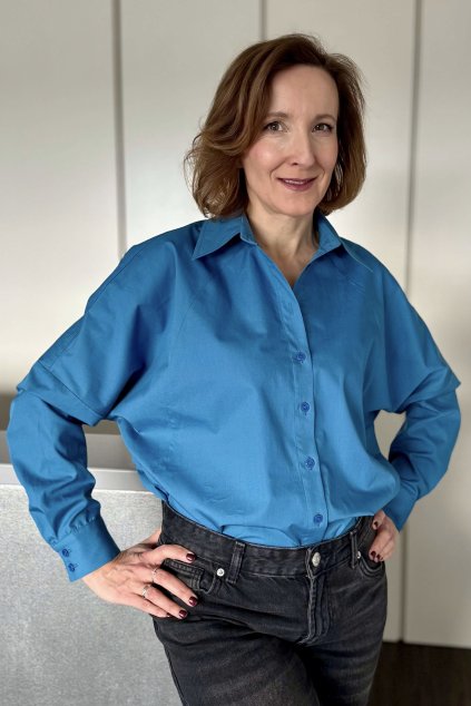 KOŠEĽA S VOĽNÝMI RUKÁVMI