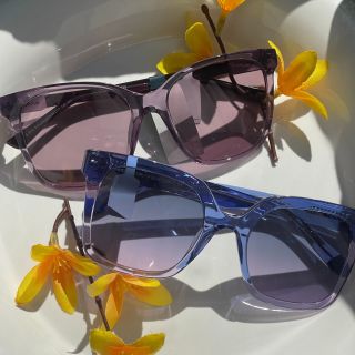 Slunce svítí, barvy září 😎☀️ Růžová nebo modrá? Ať už ladíte outfit do jemných tónů nebo chcete trochu svěží energie,...