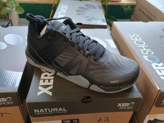 🌟 Novinka na obzoru! 🌟 Připravte se na Xero X1, revoluční barefoot basketbalové boty! 🏀 Už brzy skladem. Tyto boty vám...