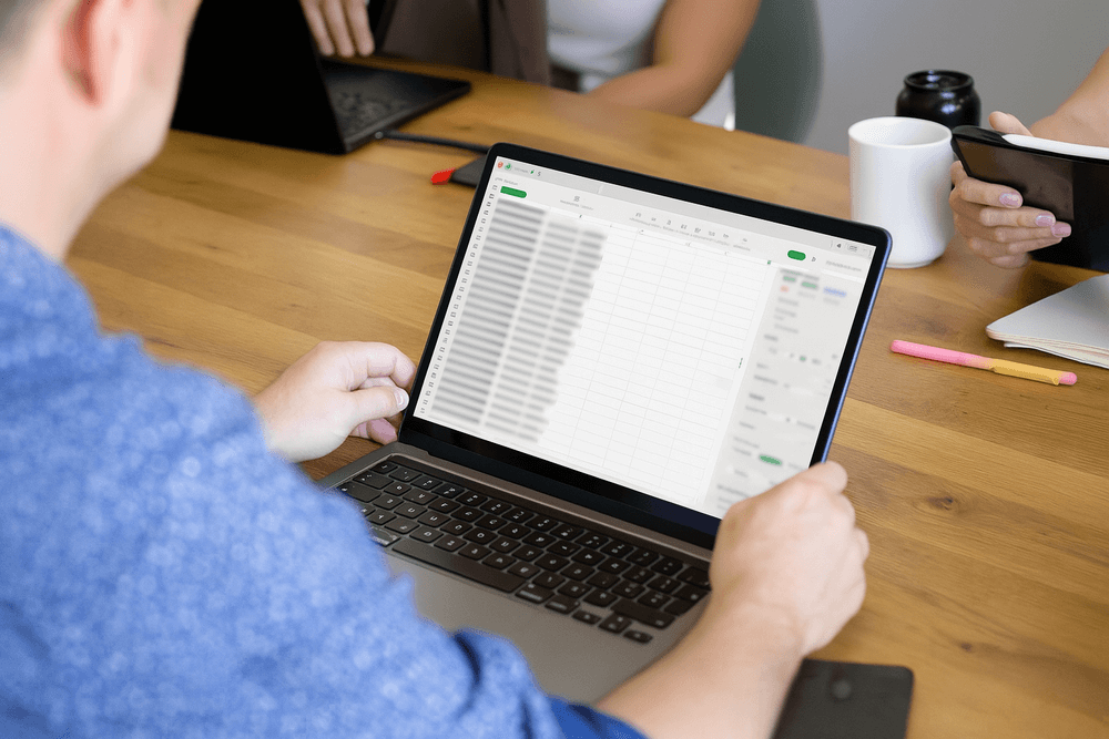 CRM & Email Marketing Specialist(k)a