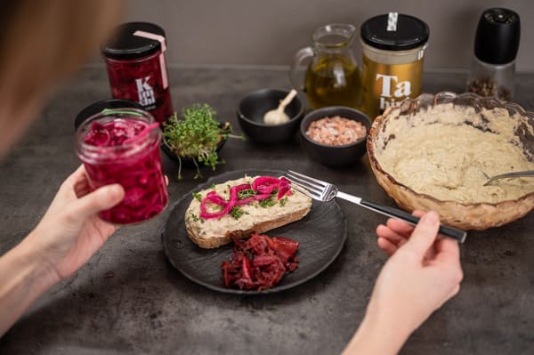 Baba Ganoush z pečených lilků a Tahini pasty