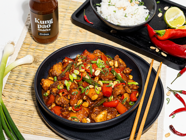 Kung Pao smažené kuře s rýží