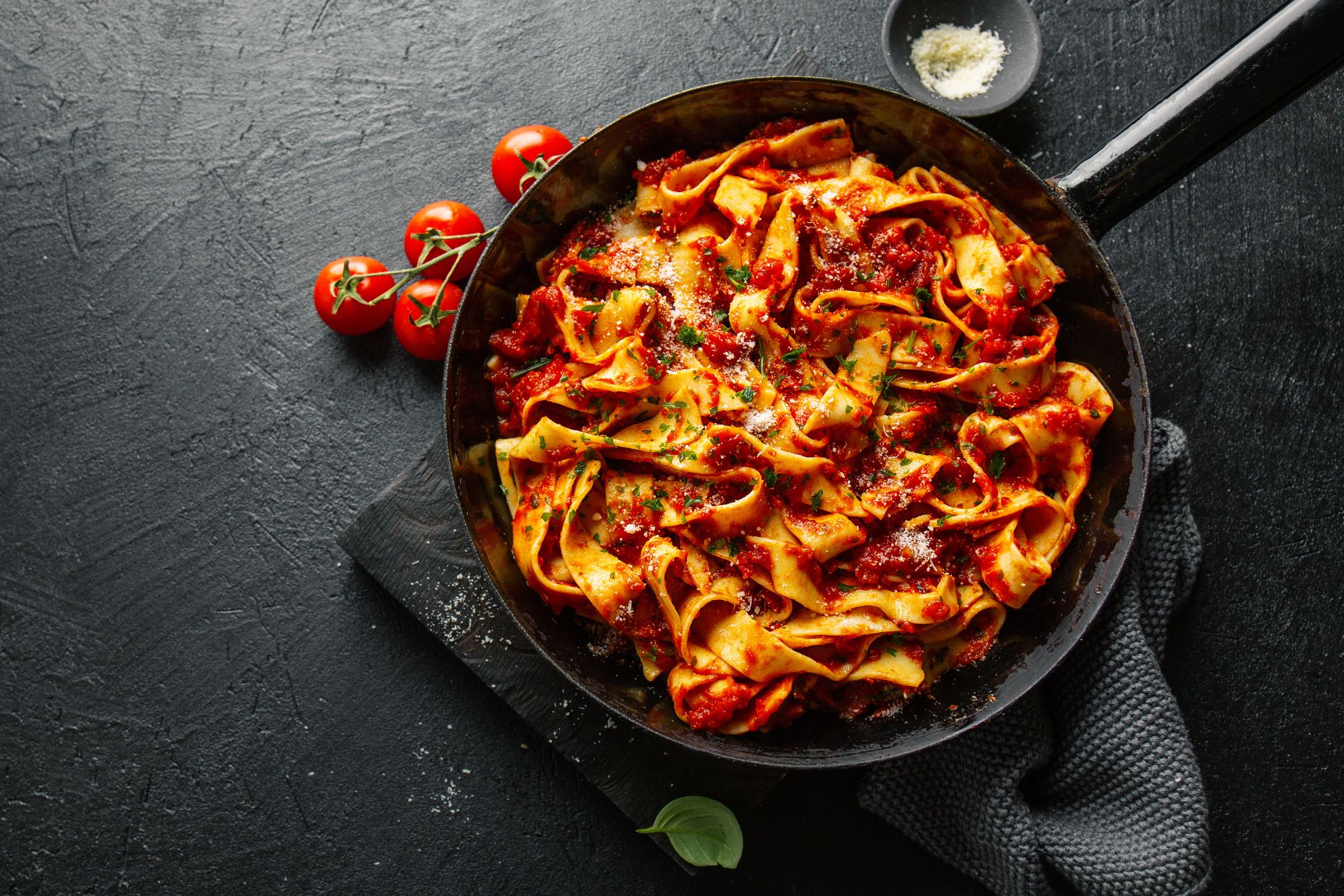 Těstoviny s italskou rajčatovou omáčkou