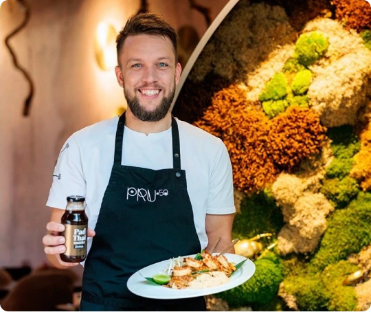 Štěpán Návrat s Pad thai omáčkou