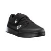 159024 1 leatt cyklisticka obuv 2 0 flat junior black