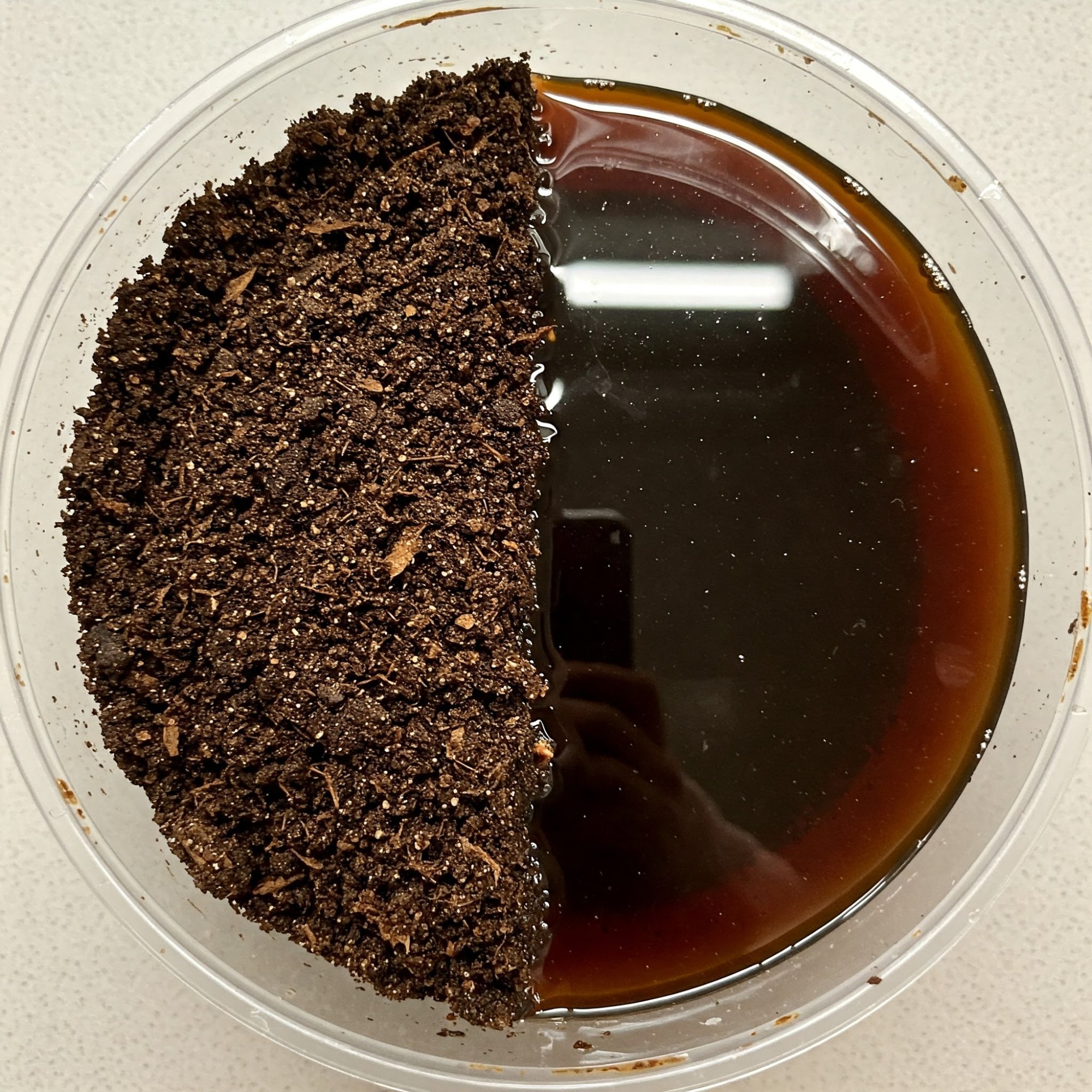 Kvalitní žížalí čaj a vermikompost