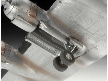 Revell Lockheed L.1049G Super Constellation Lufthansa (1:144)