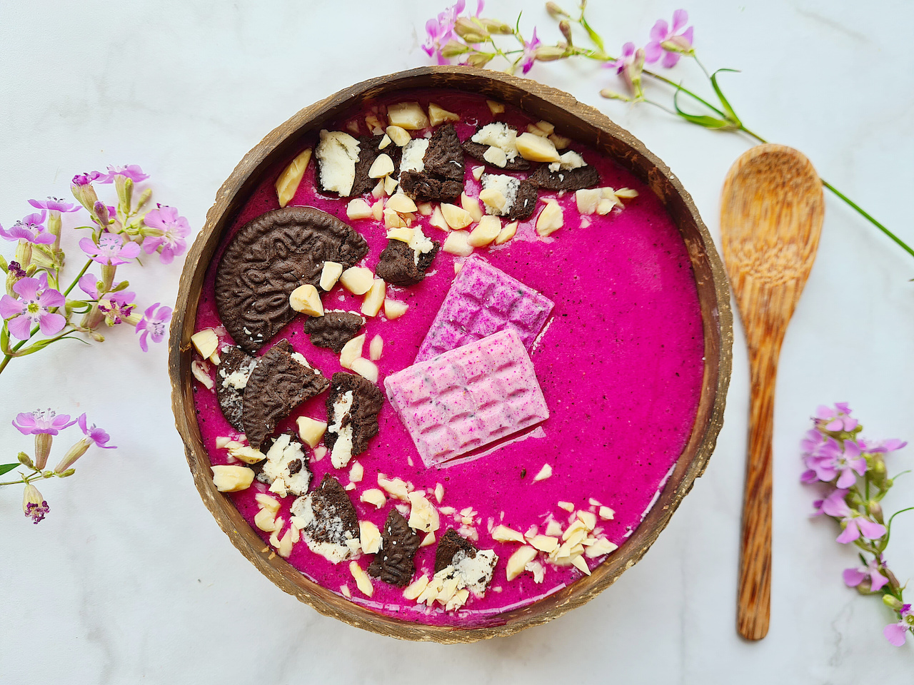 SMOOTHIEBOWL s dračím ovocem