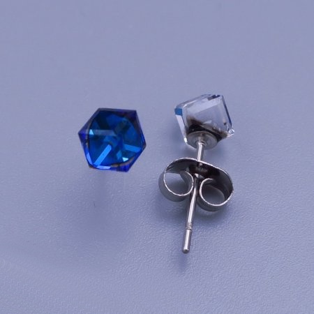 Náušnice z chirurgické oceli - malé modré kostky