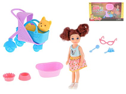 Panenka Sally s kočárkem a pejskem